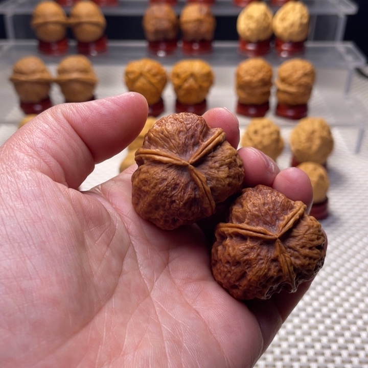 文玩核桃把件18虎头蟾