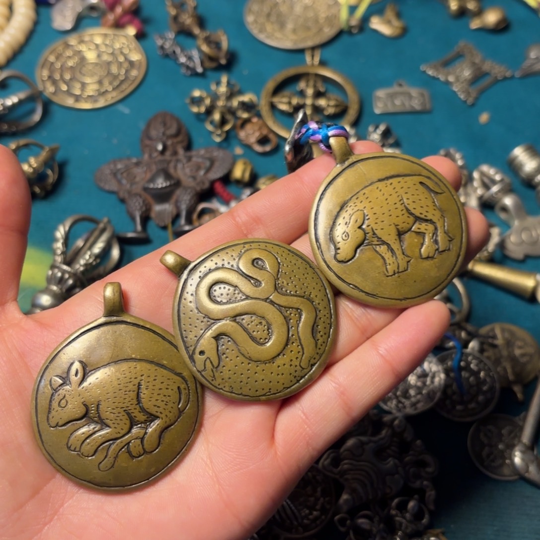 九宫非常好看可以脖挂