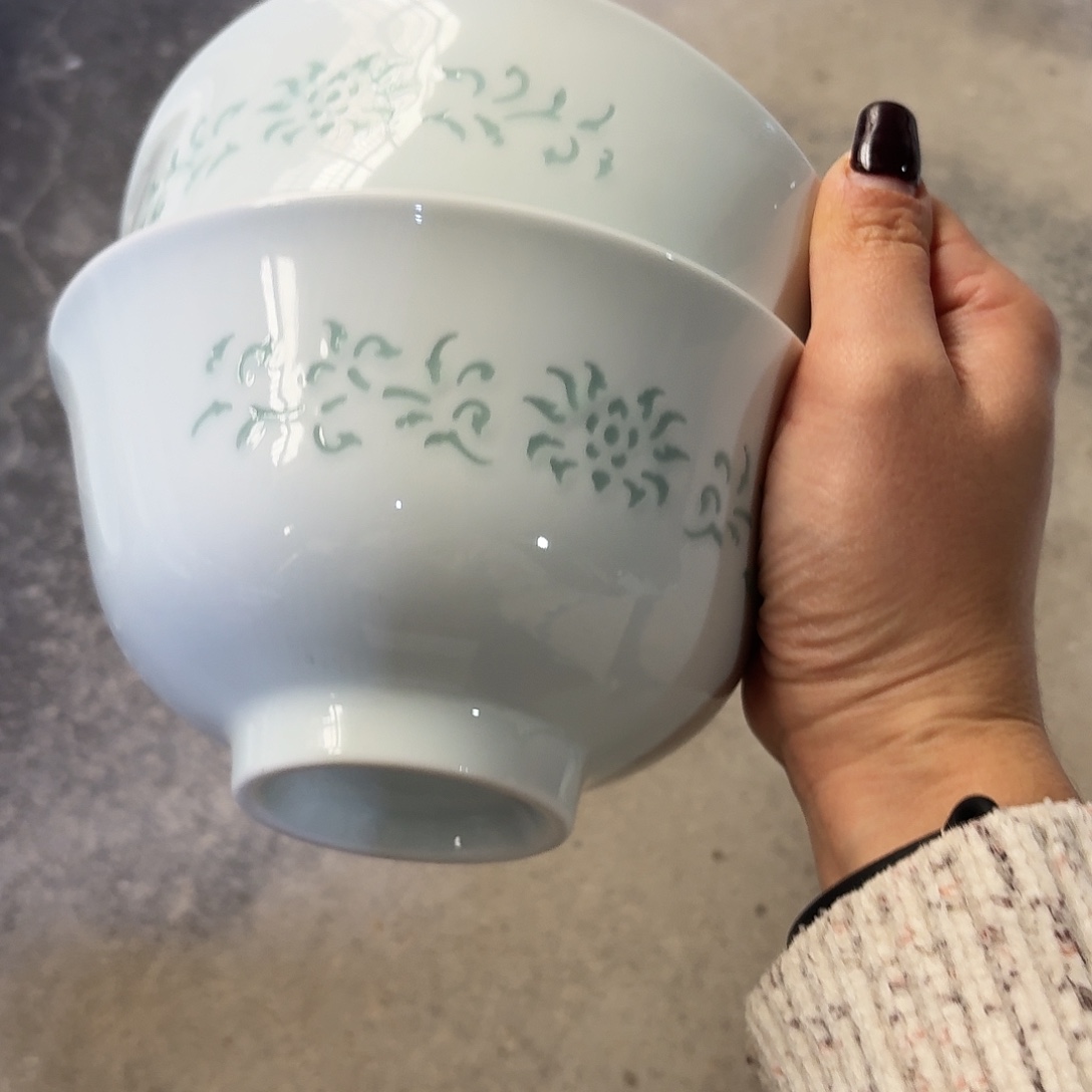 白瓷景德镇无底款面碗两个微瑕