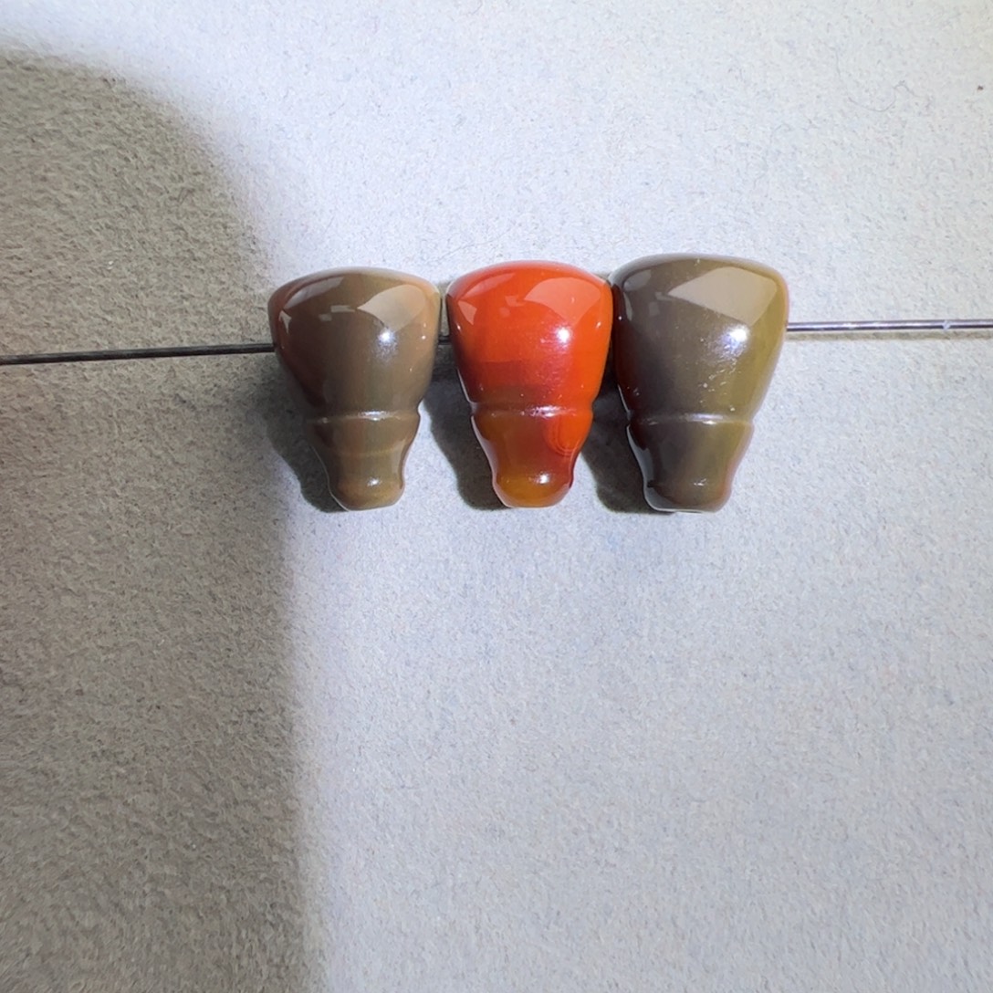 南红玛瑙未镶嵌（包浆三通10+、发一）