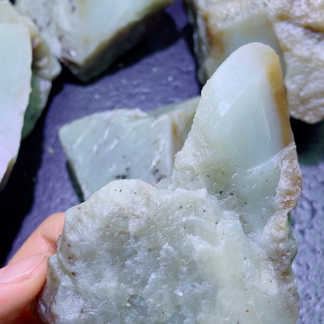 和田玉未镶嵌珠宝半成品