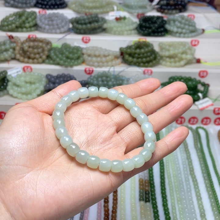 和田玉手链未镶嵌8m m