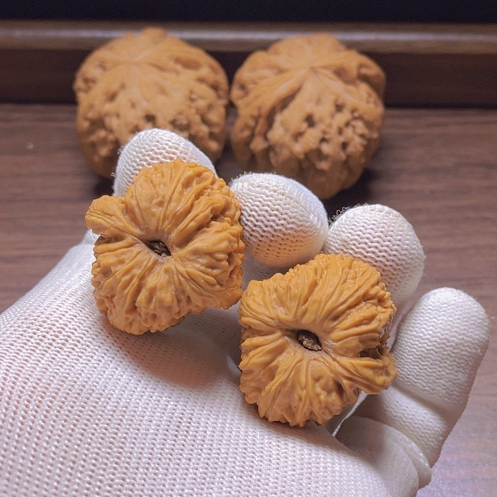 ****R吊坠文玩核桃南疆石