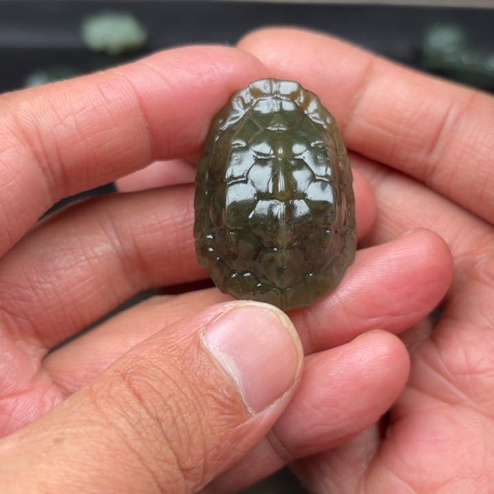 和田玉吊坠未镶嵌