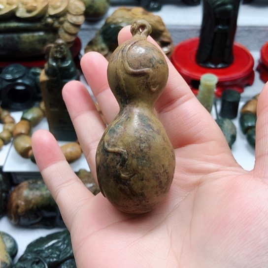 岫岩河磨玉（透闪石质玉）把件未镶嵌