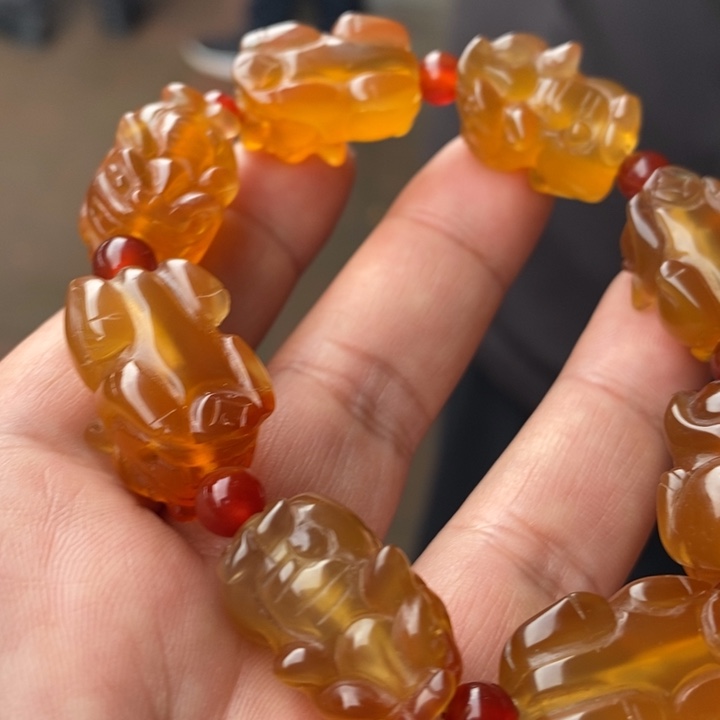 玛瑙/玉髓颈饰未镶嵌金*烂