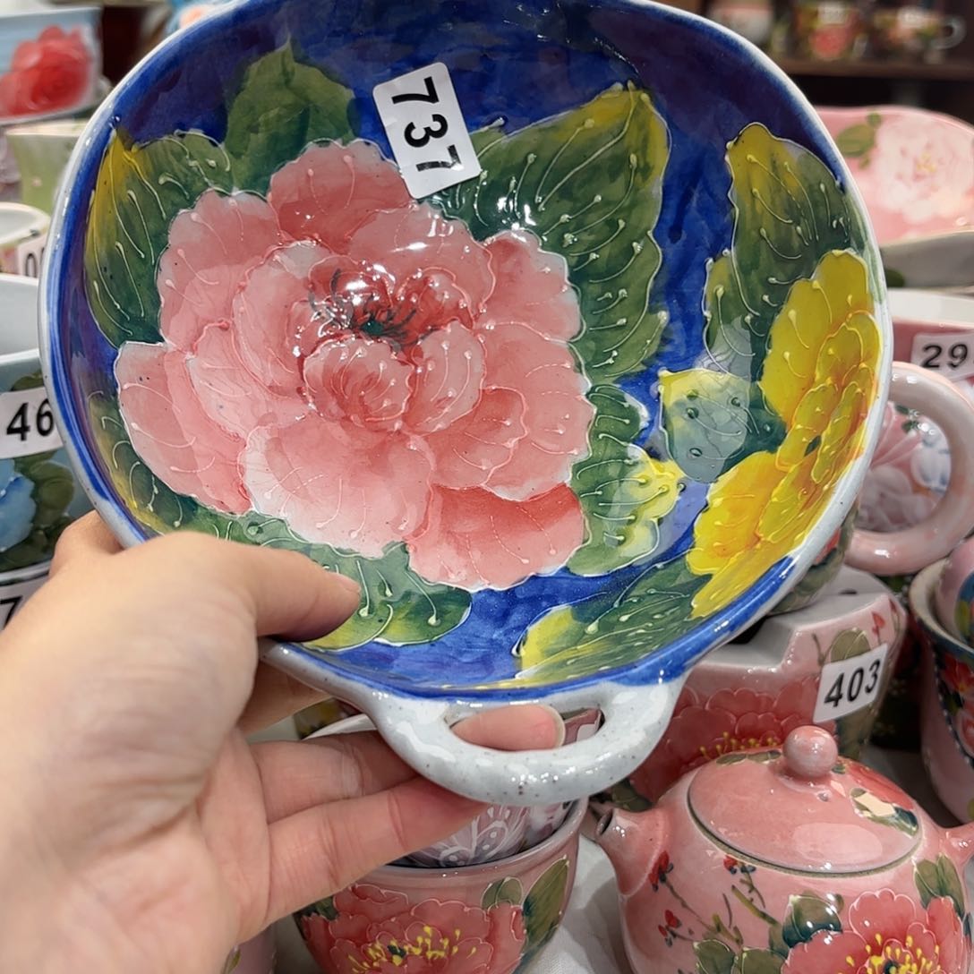 瓷片兔兔盖茨。兔兔好