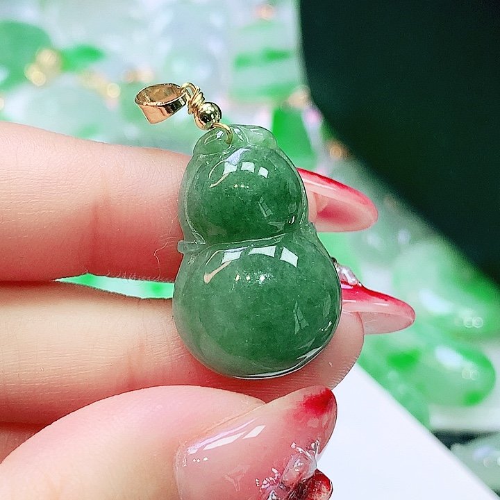 翡翠未镶嵌项圈翡翠