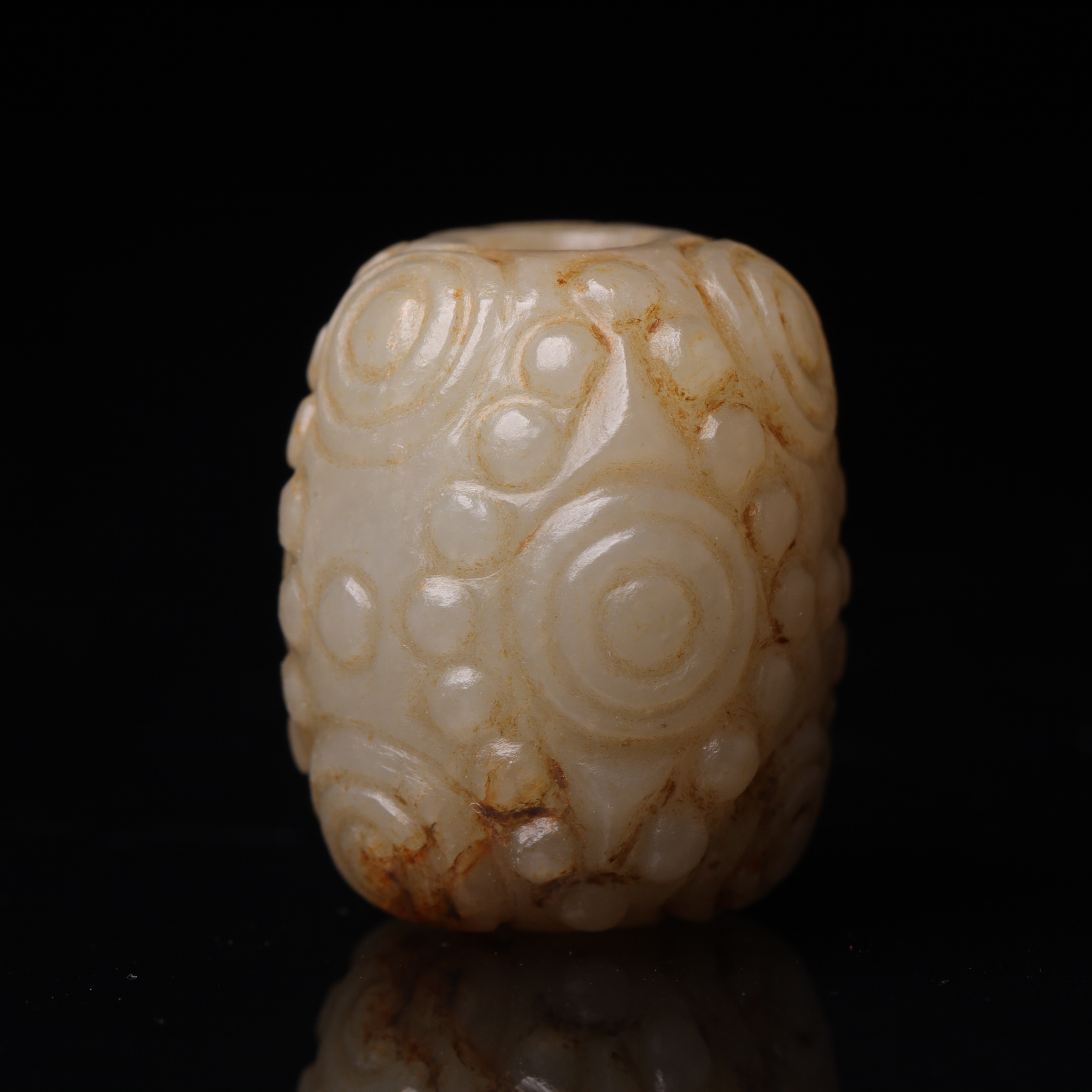 明代和田玉九眼珠