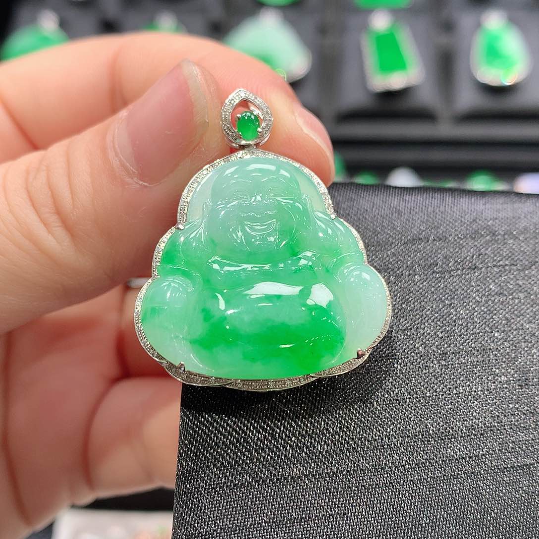翡翠颈饰18K金镶嵌佛公