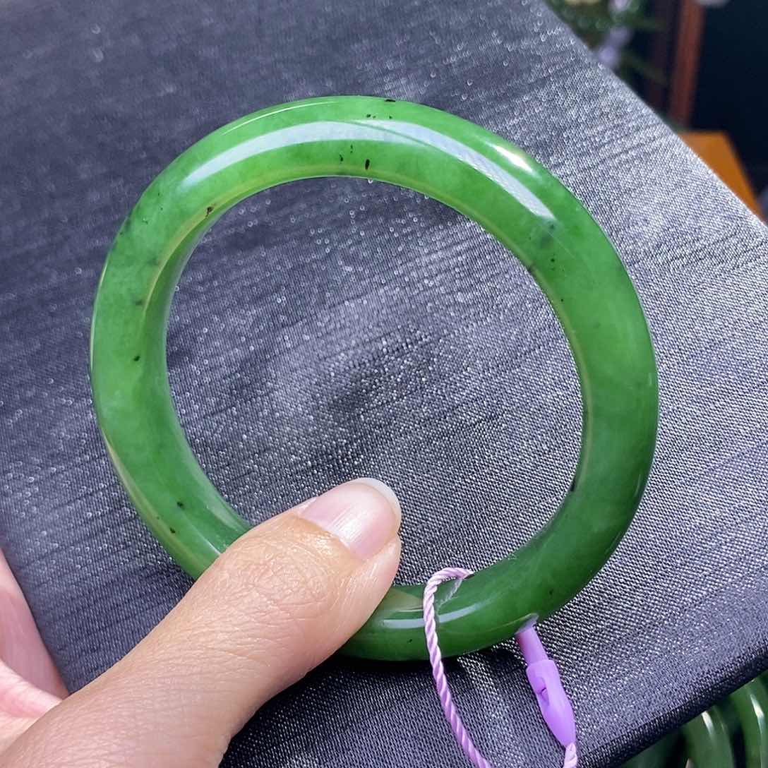 和田玉未镶嵌碧玉手镯54.3圈口