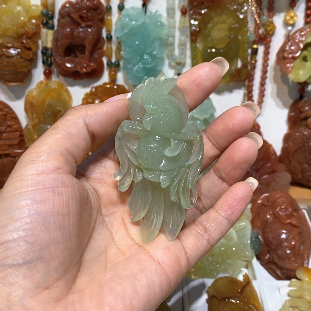 未镶嵌蛇纹石玉颈饰