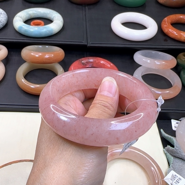 Z***o石英岩玉手镯未镶嵌