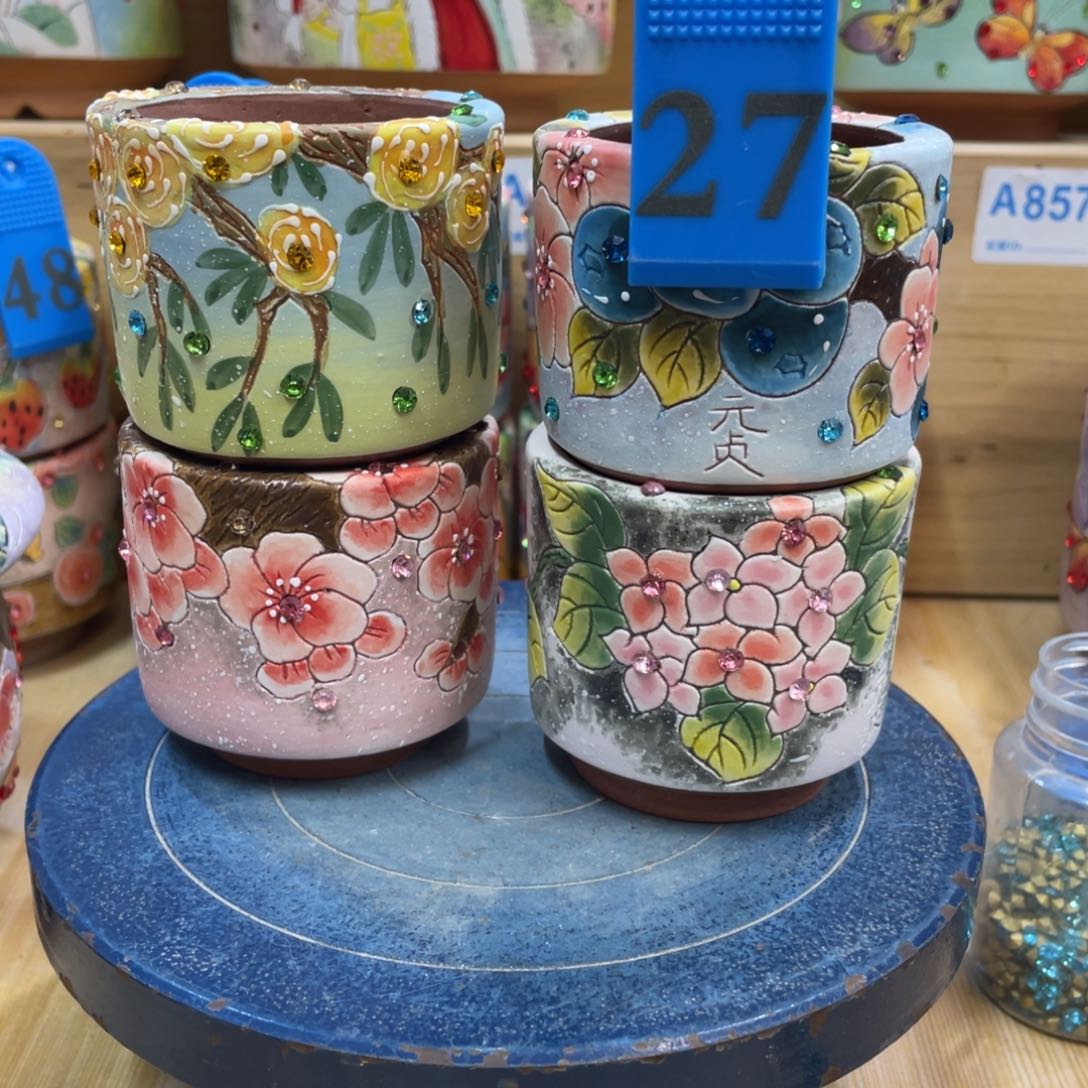 小直筒花盆瑕疵拇指
