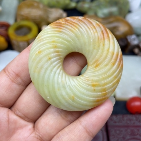 蛇纹石玉未镶嵌颈饰105