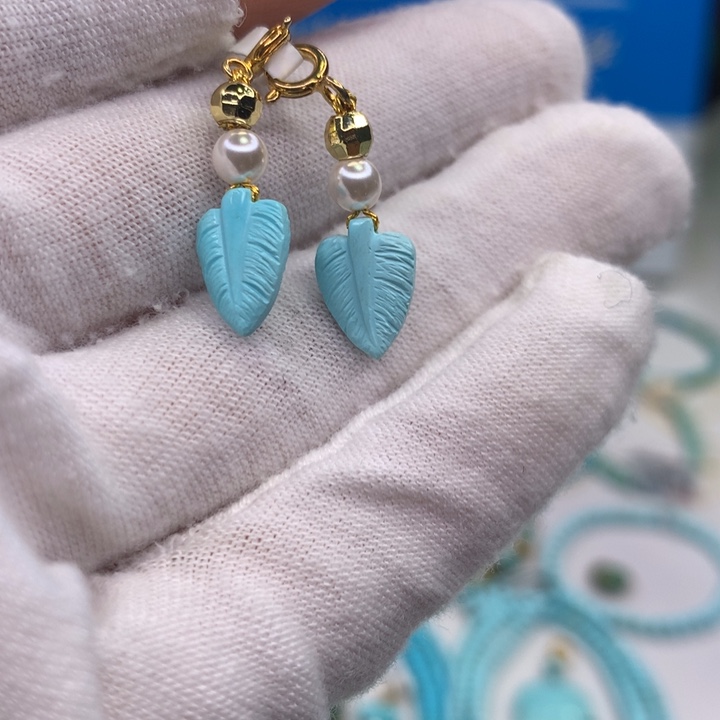 绿松石配饰未镶嵌