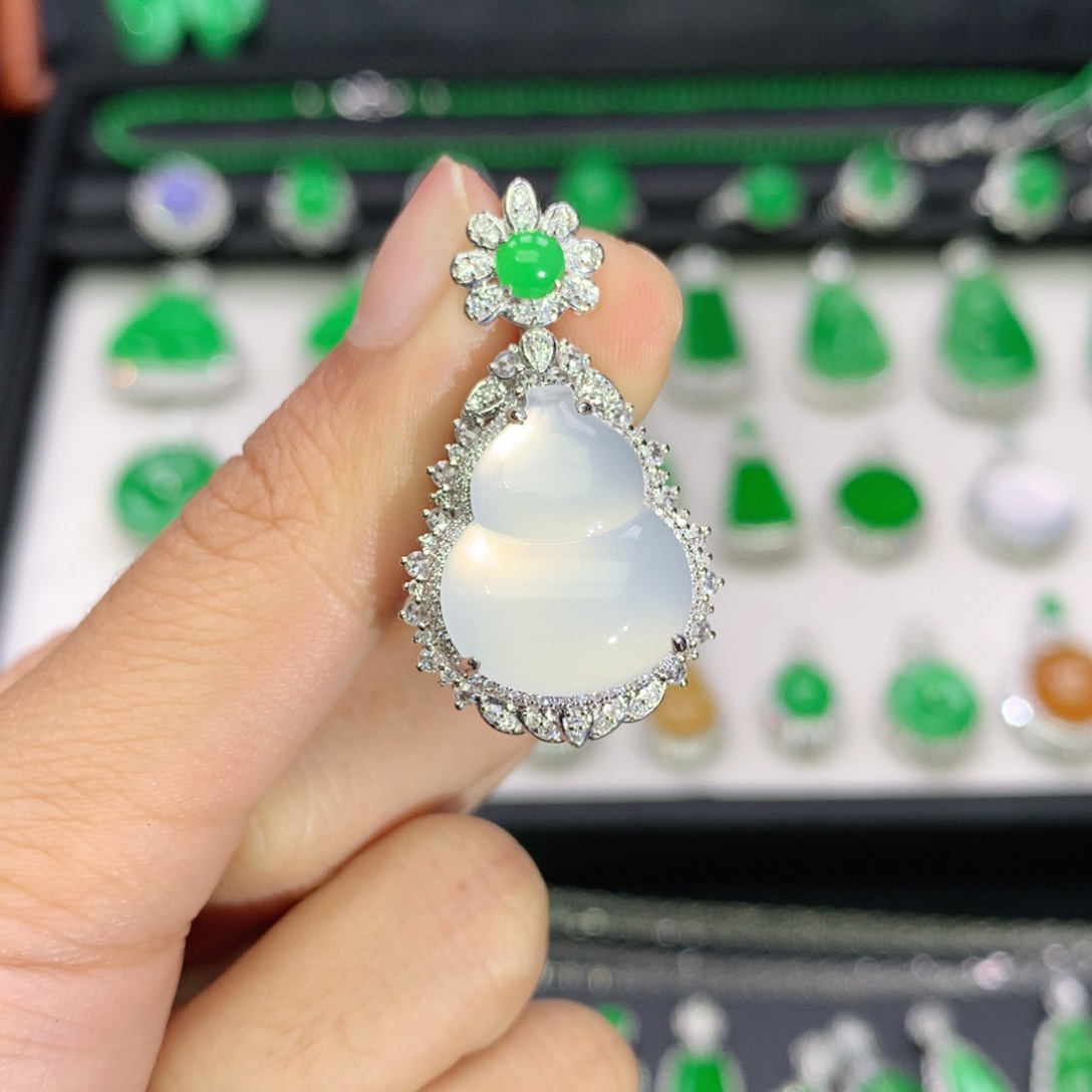 翡翠18K金镶嵌吊坠(不含链)