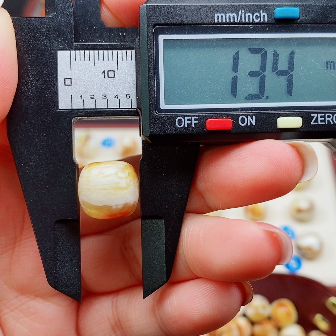 琥珀未镶嵌裸石蜜蜡