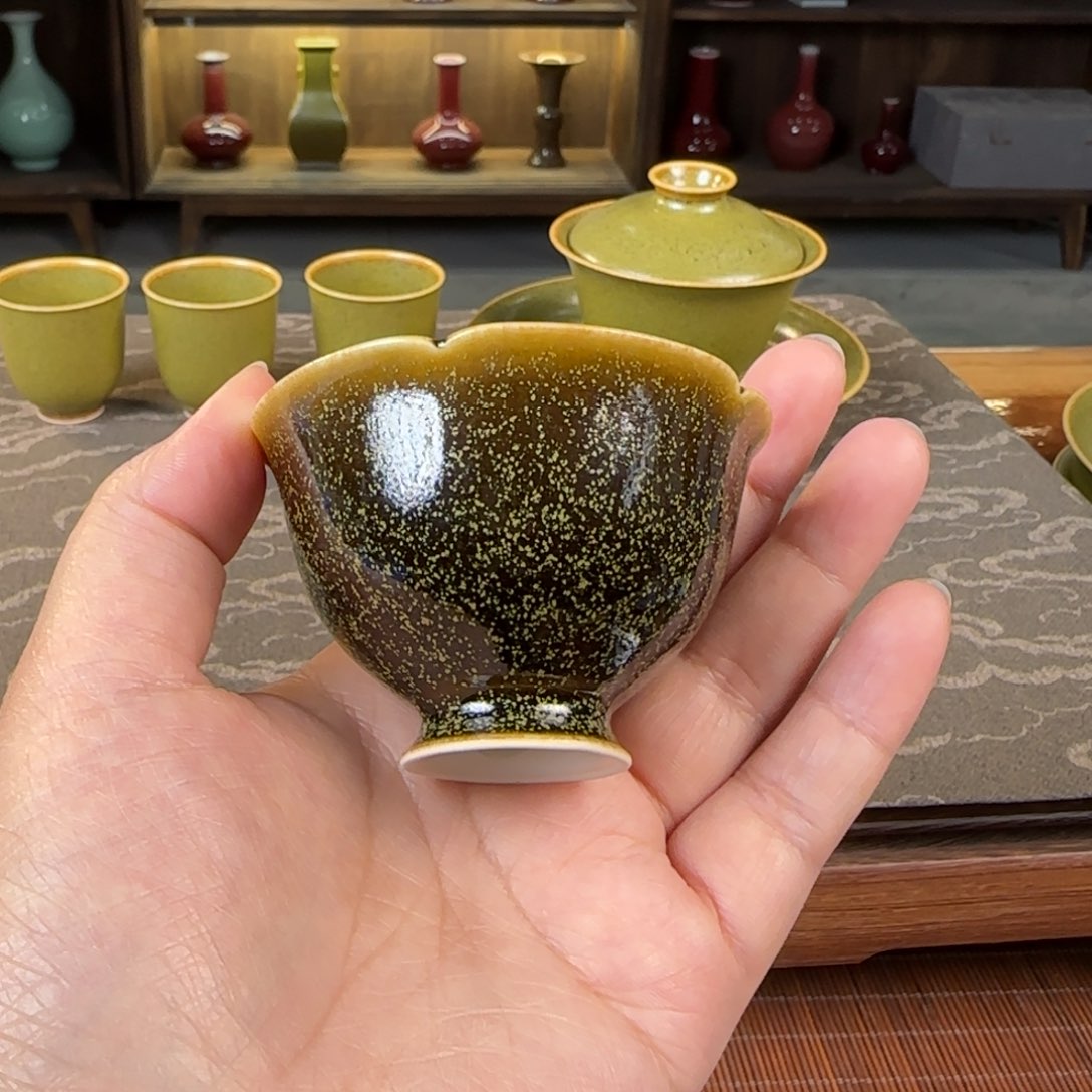 和君君君君里咯君君了咯咯摸摸