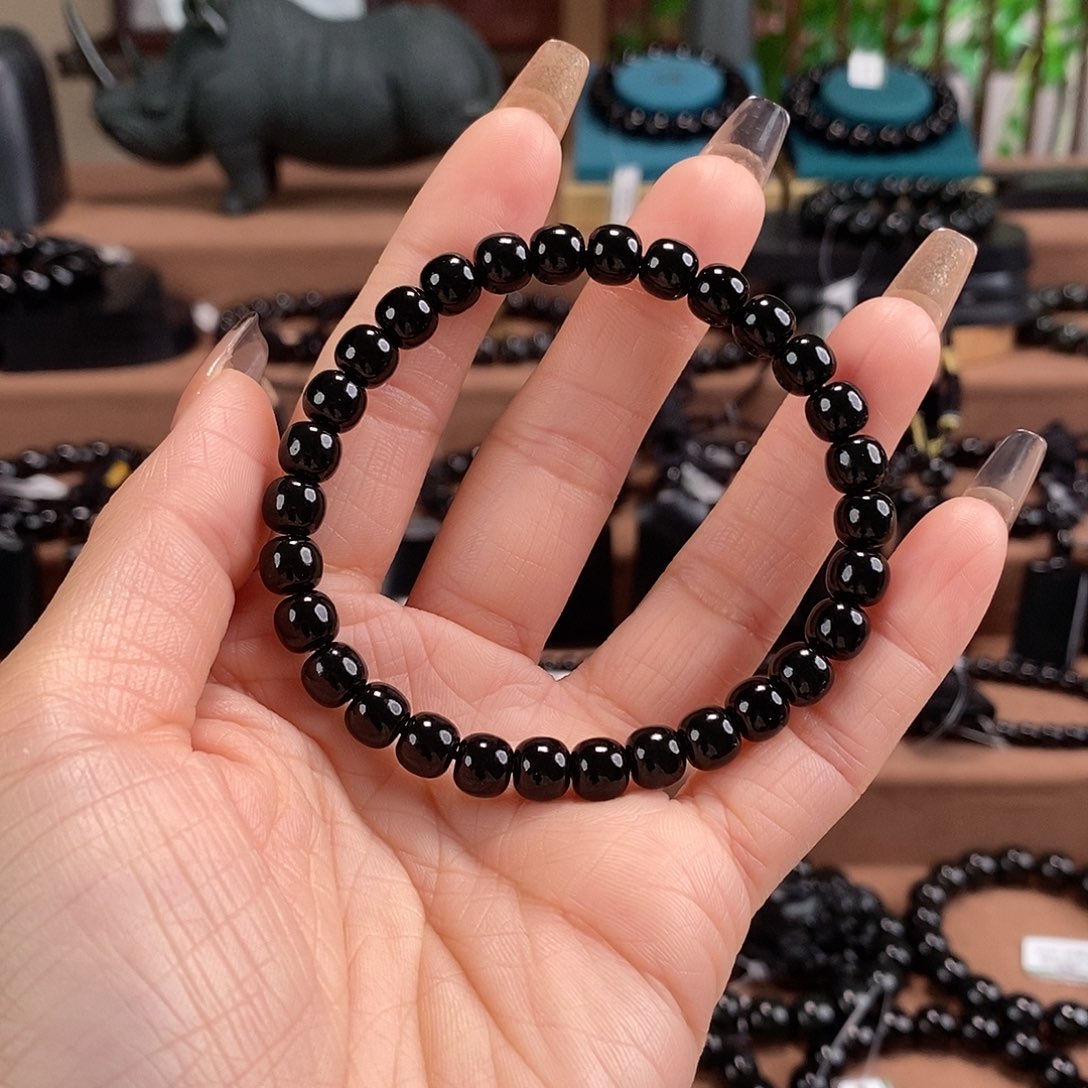 歆***元和田玉未镶嵌手链8特黑