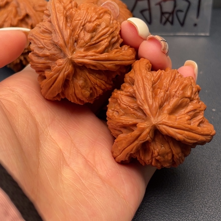 w***b吊坠文玩核桃白狮子