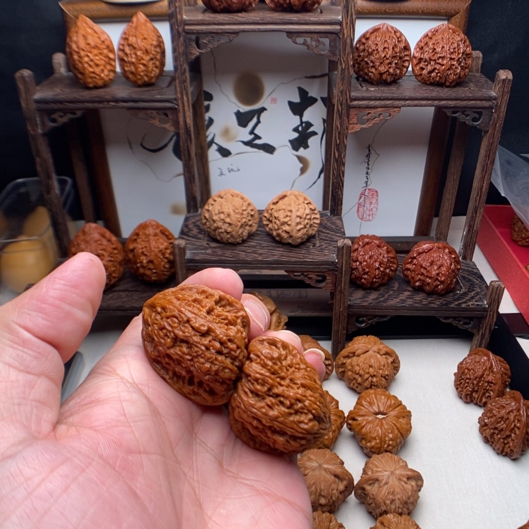 麦***兜吊坠文玩核桃南疆石