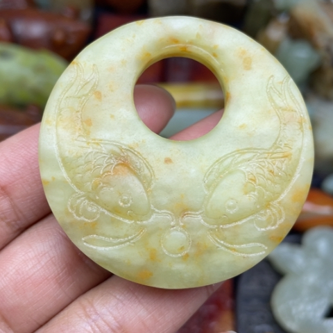 蛇纹石玉未镶嵌颈饰6