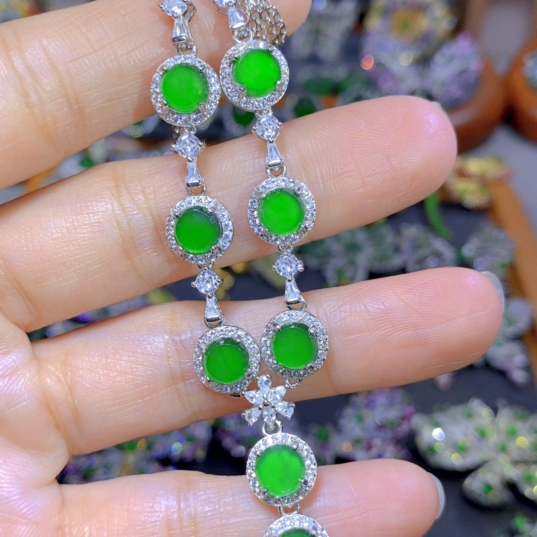 翡翠颈饰银S925镶嵌天然翡翠