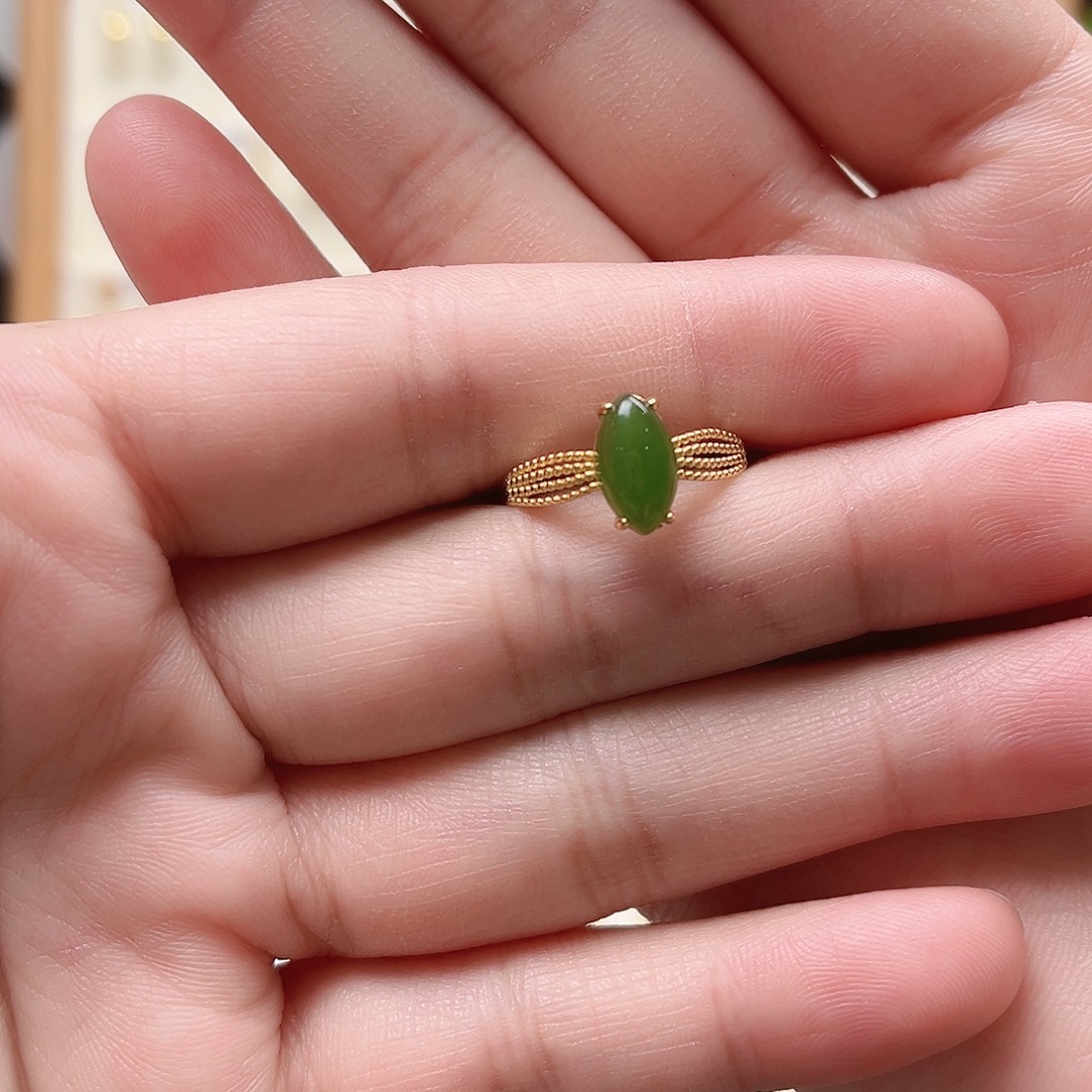 懒***.和田玉银S925镶嵌戒指