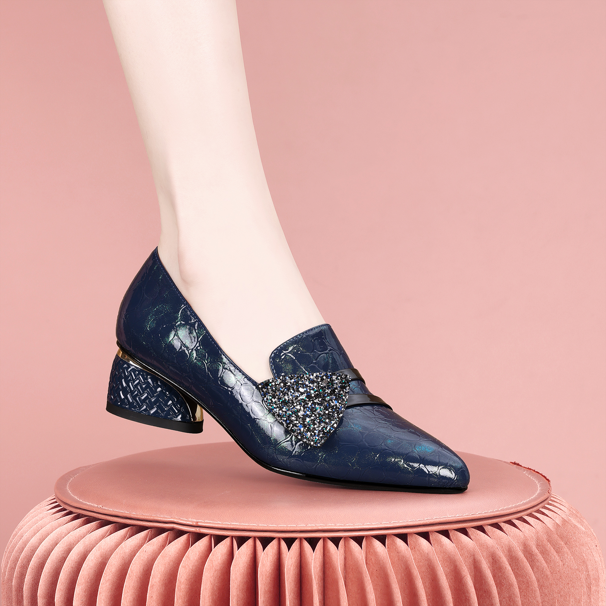 梵芮诗2025年春秋港风格丽特装饰气质低跟单鞋-J2286