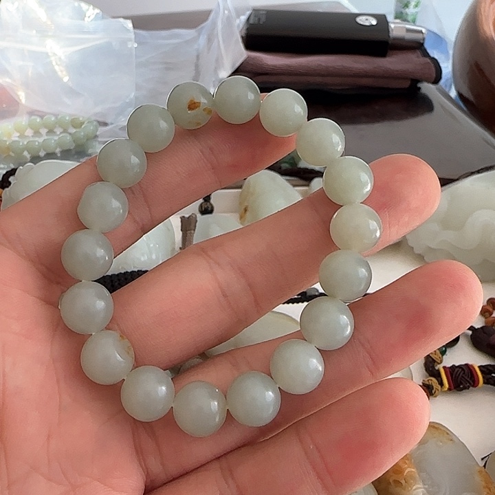 和田玉（糖玉）车挂未镶嵌牛****y