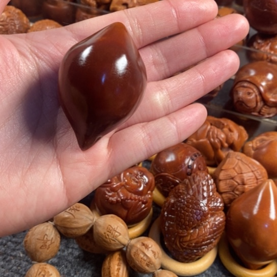 橄榄核吊坠玉华单面