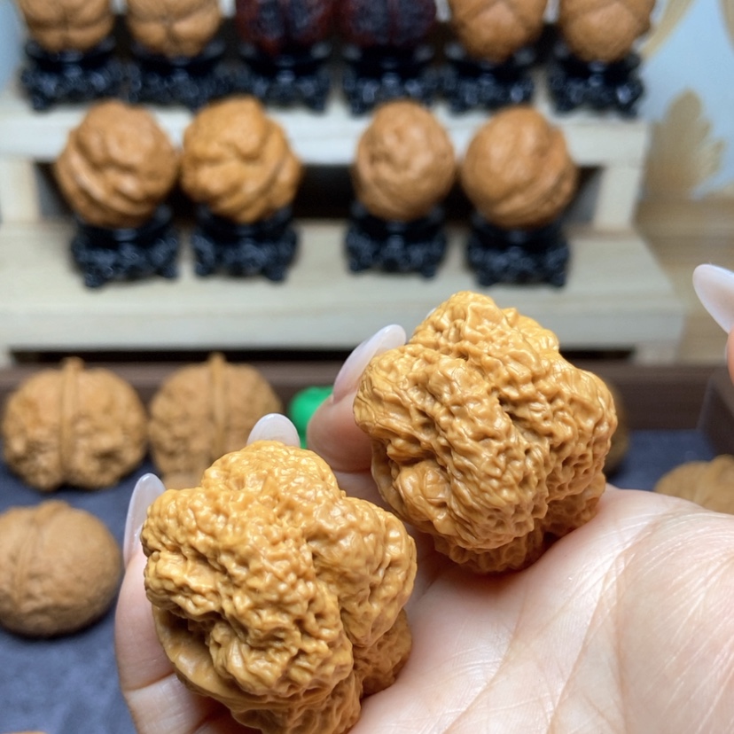 【闪购商品】桃核吊坠11……………39mm