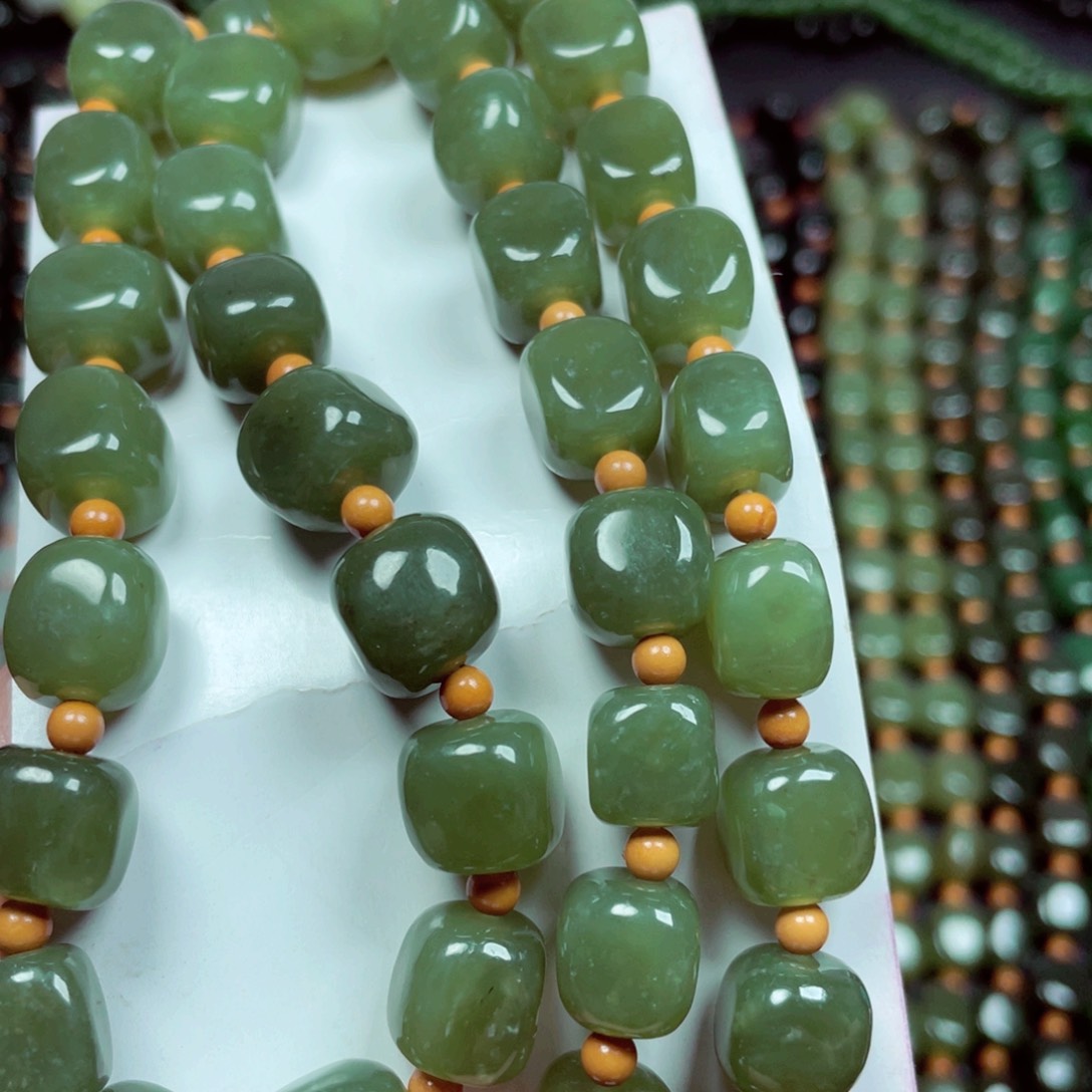 和田玉颈饰未镶嵌