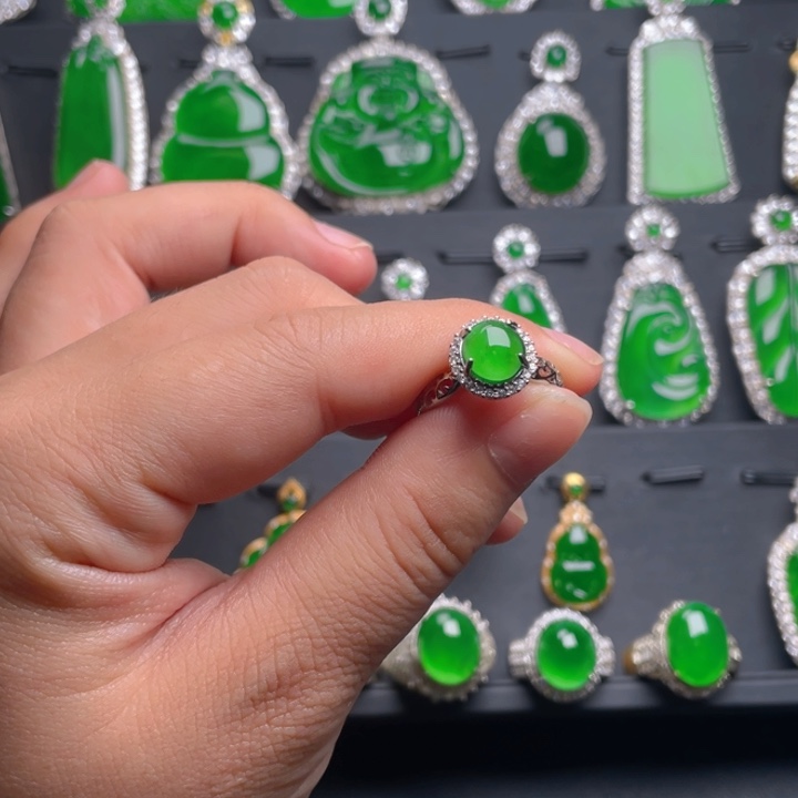 翡翠戒指未镶嵌翡翠戒指