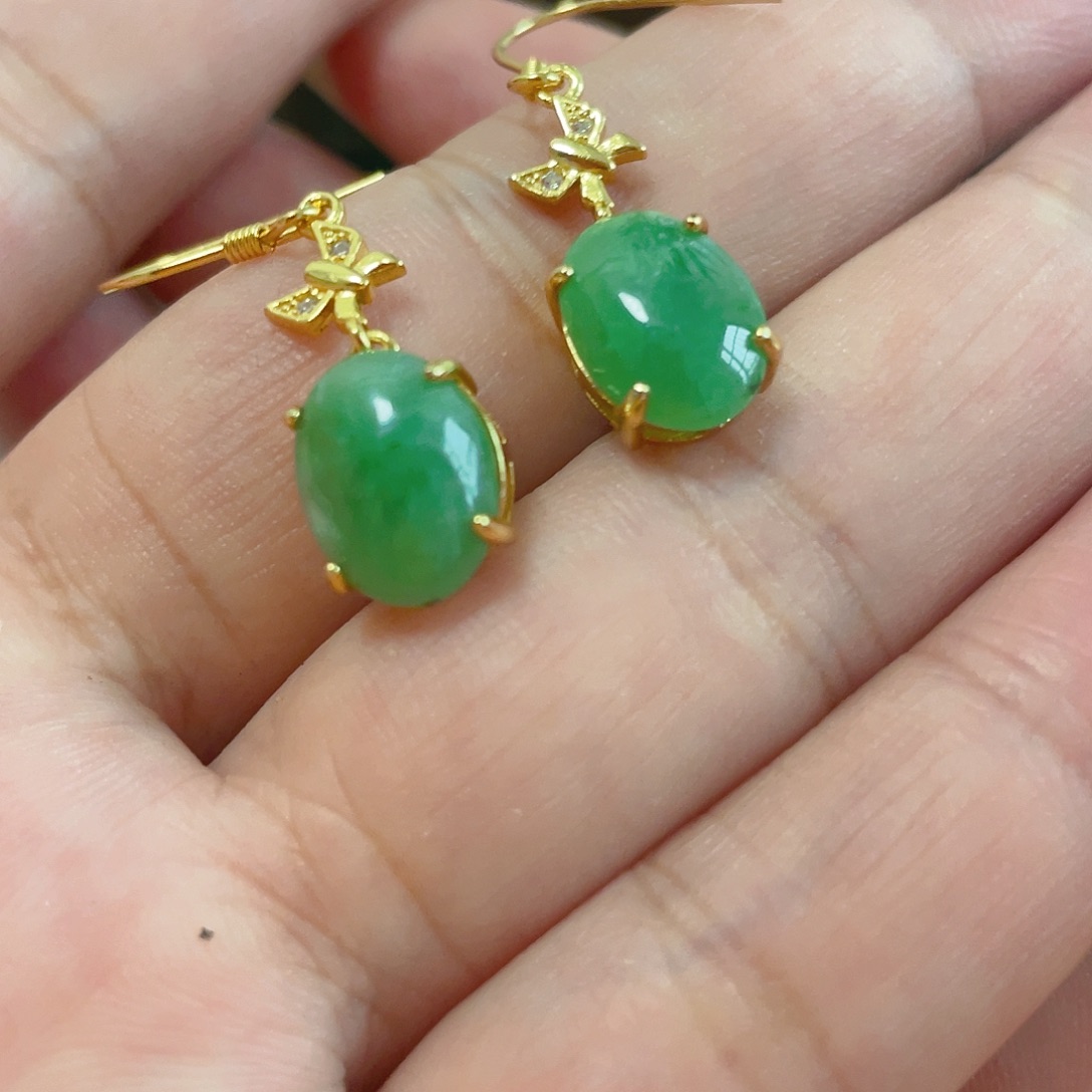 贤***妃翡翠手镯未镶嵌翡翠99