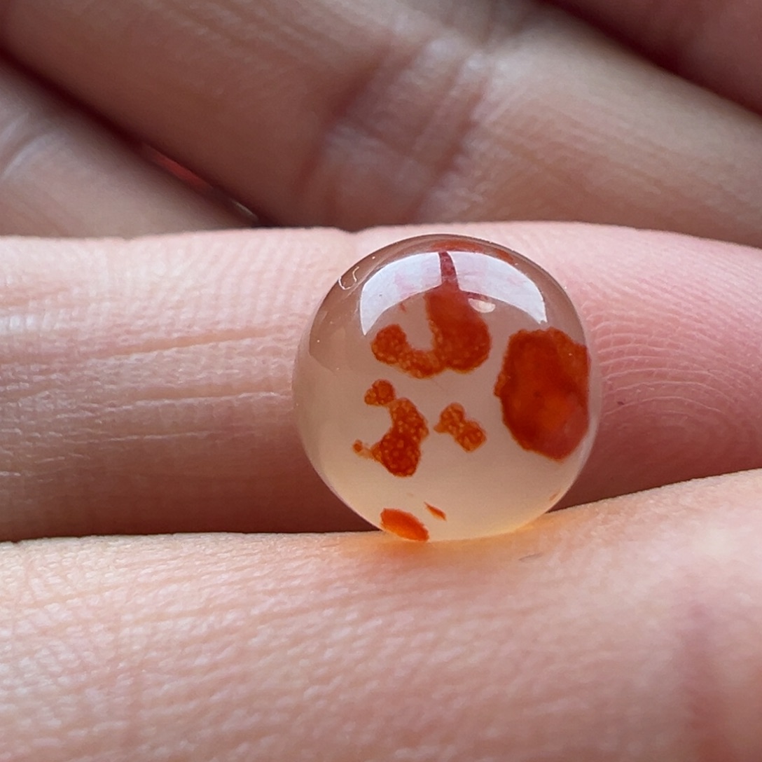 南红玛瑙圆珠9皮裂未镶嵌