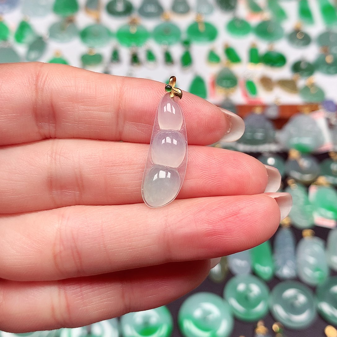 翡翠颈饰18K金镶嵌天然翡翠A货