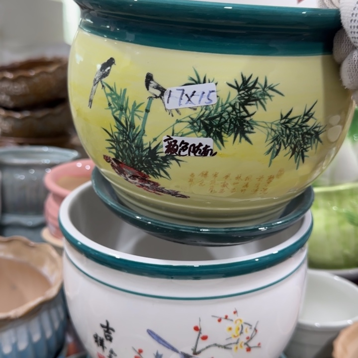 凑9块包邮，有孔，不清楚找客服，颜色随机