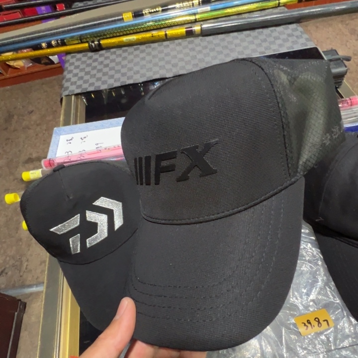 战盾黑色帽子1顶