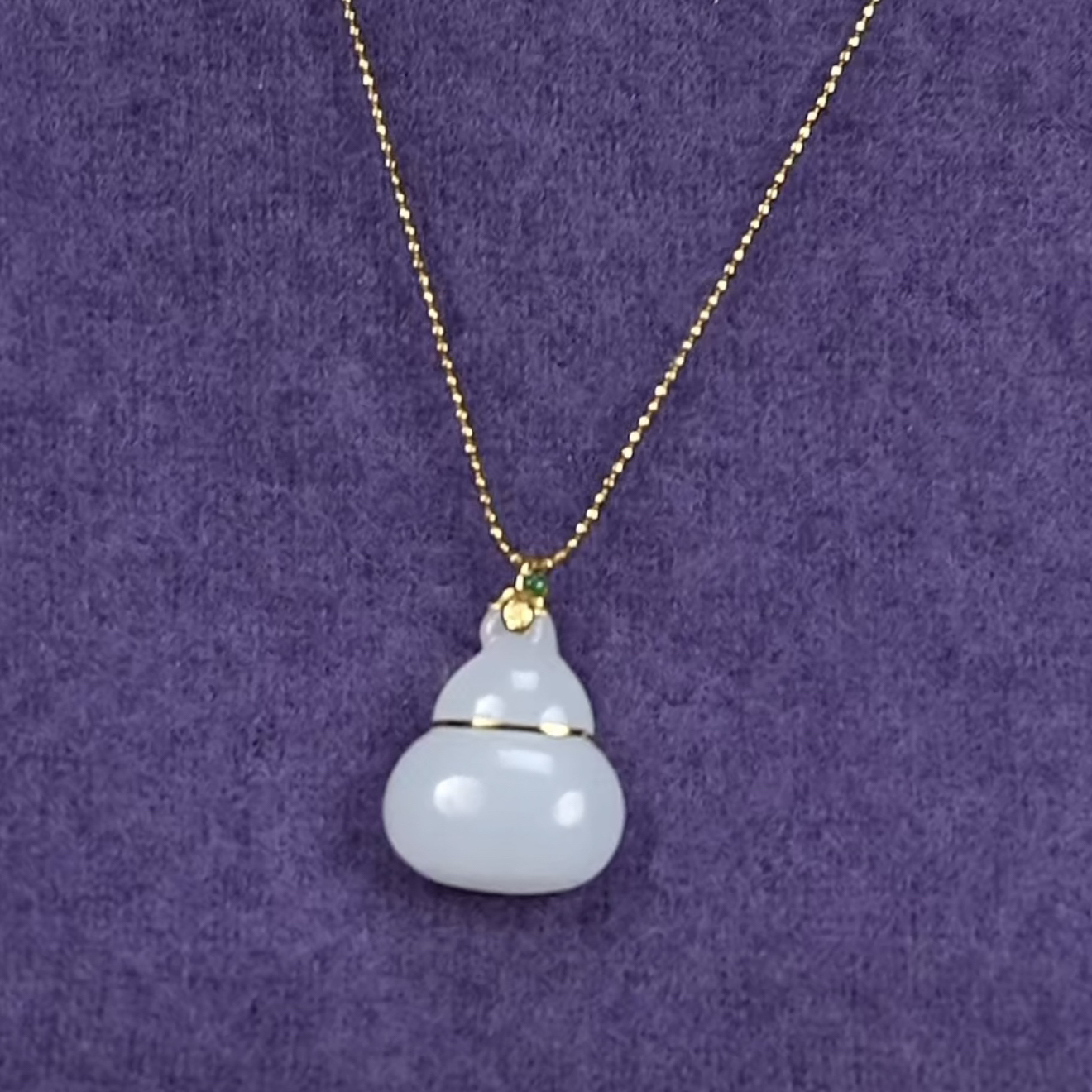 <麟瑞珠宝>天然和田玉精致设计款百搭葫芦吊坠（多样性发其一）