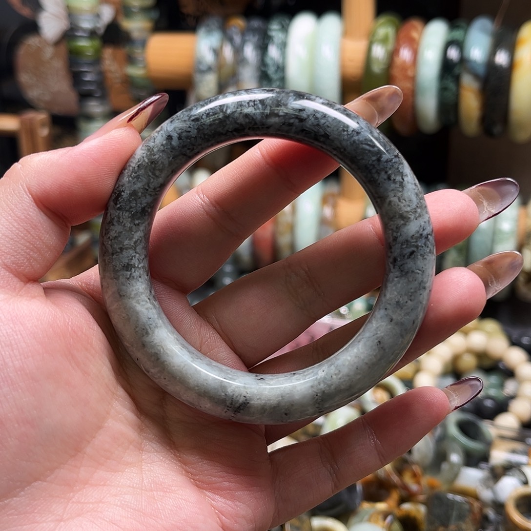 蛇纹石玉未镶嵌手镯55