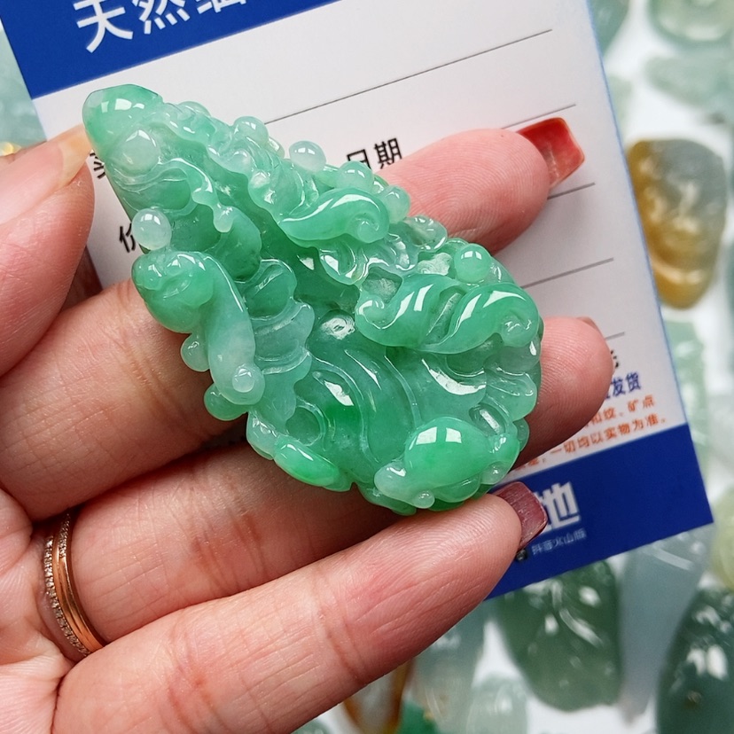 【闪购商品】翡翠颈饰未镶嵌白菜