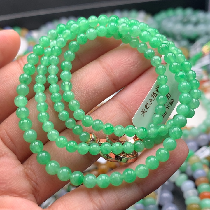 翡翠手镯未镶嵌卡