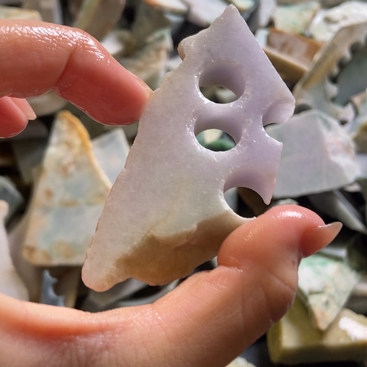 翡翠颈饰未镶嵌天然翡翠