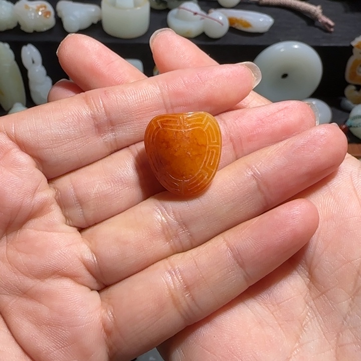 和田玉颈饰未镶嵌三**石