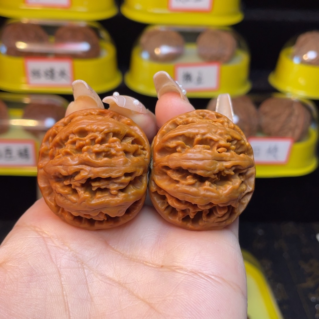 文玩核桃把件38野生八棱灯笼福利