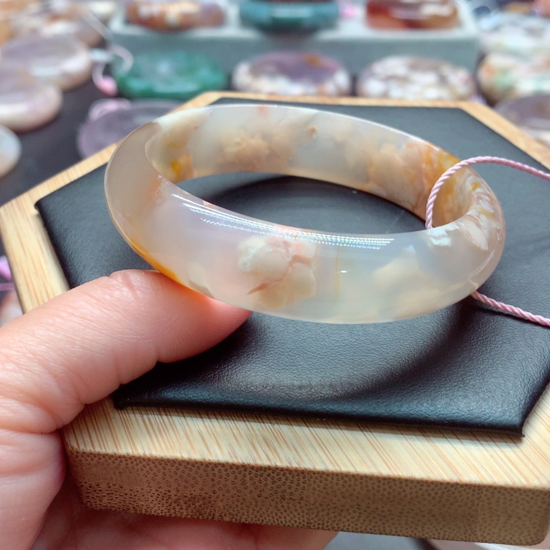 玛瑙/玉髓手镯未镶嵌x**方1