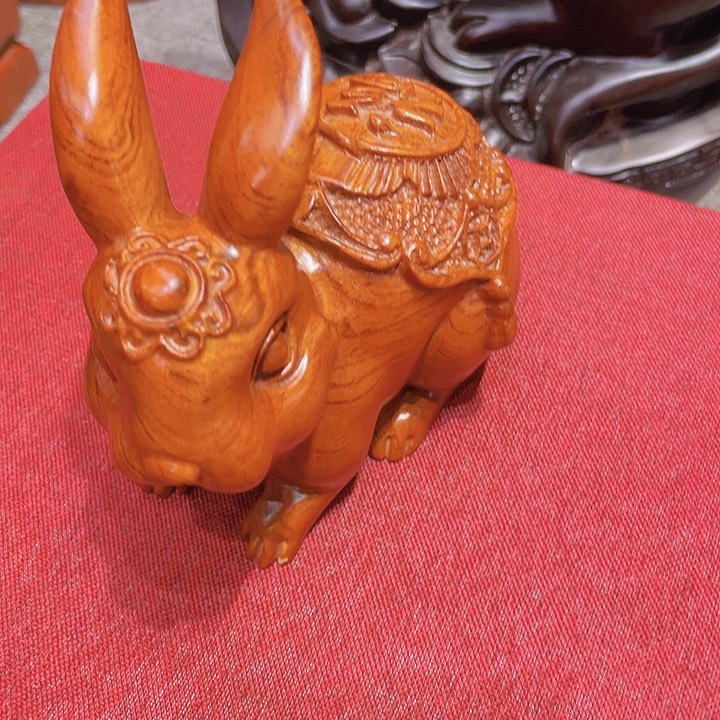 香榧木小兔子工艺品b b