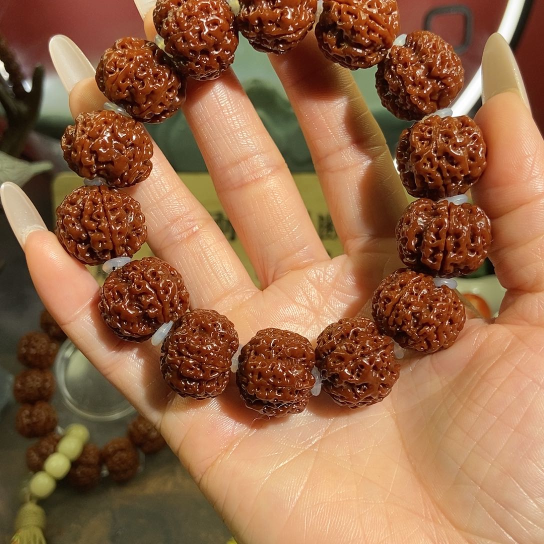 金刚菩提吊坠520素。             